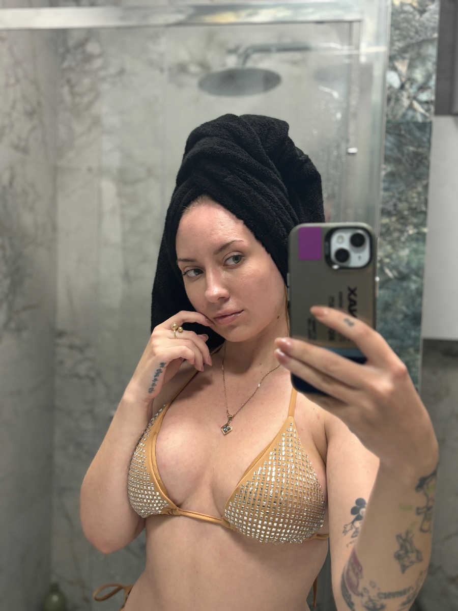 Nude girl KateV in Taguig