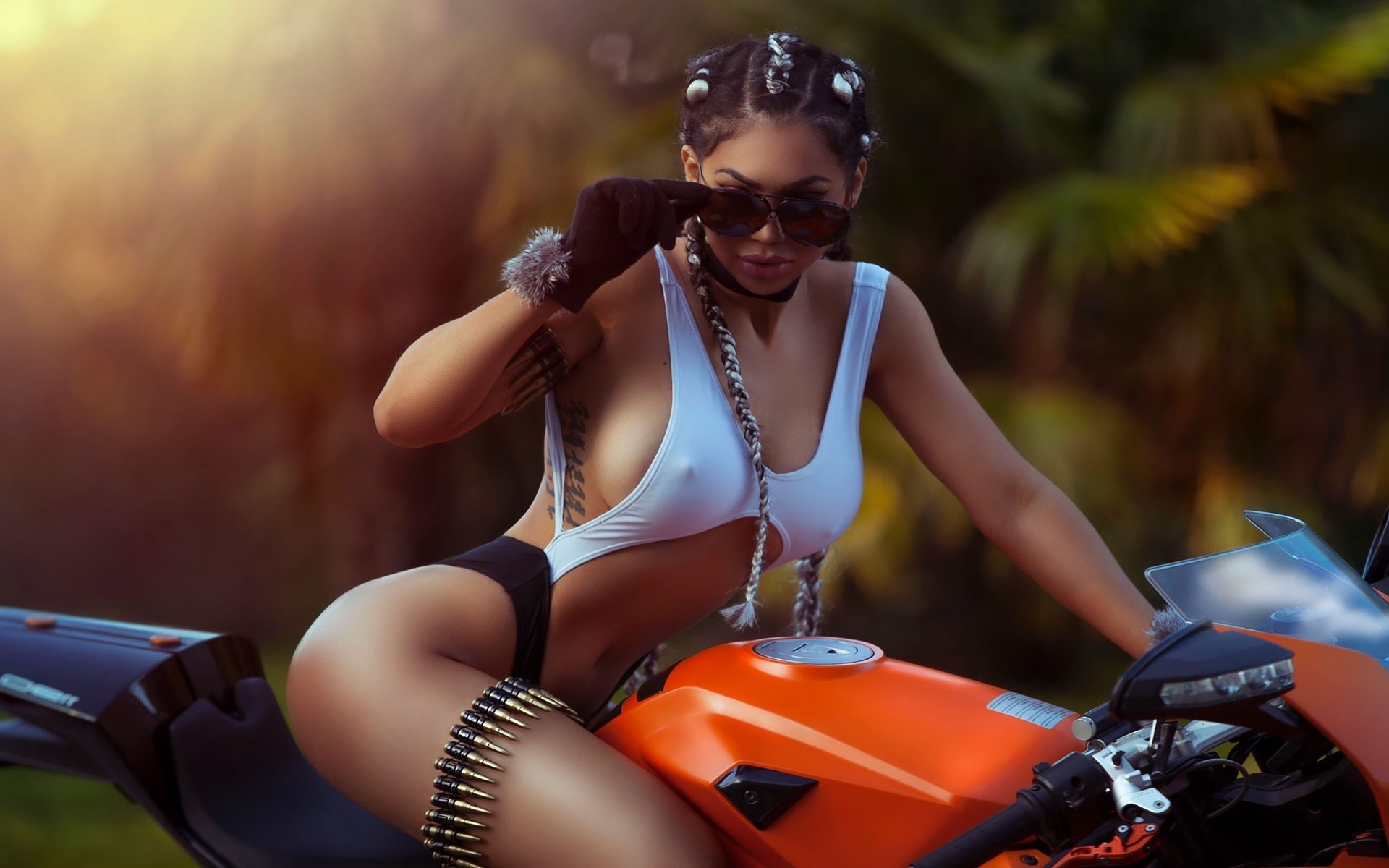 Take a pause and enjoy Girls with tattoos and motorcycles — streaming from Taguig