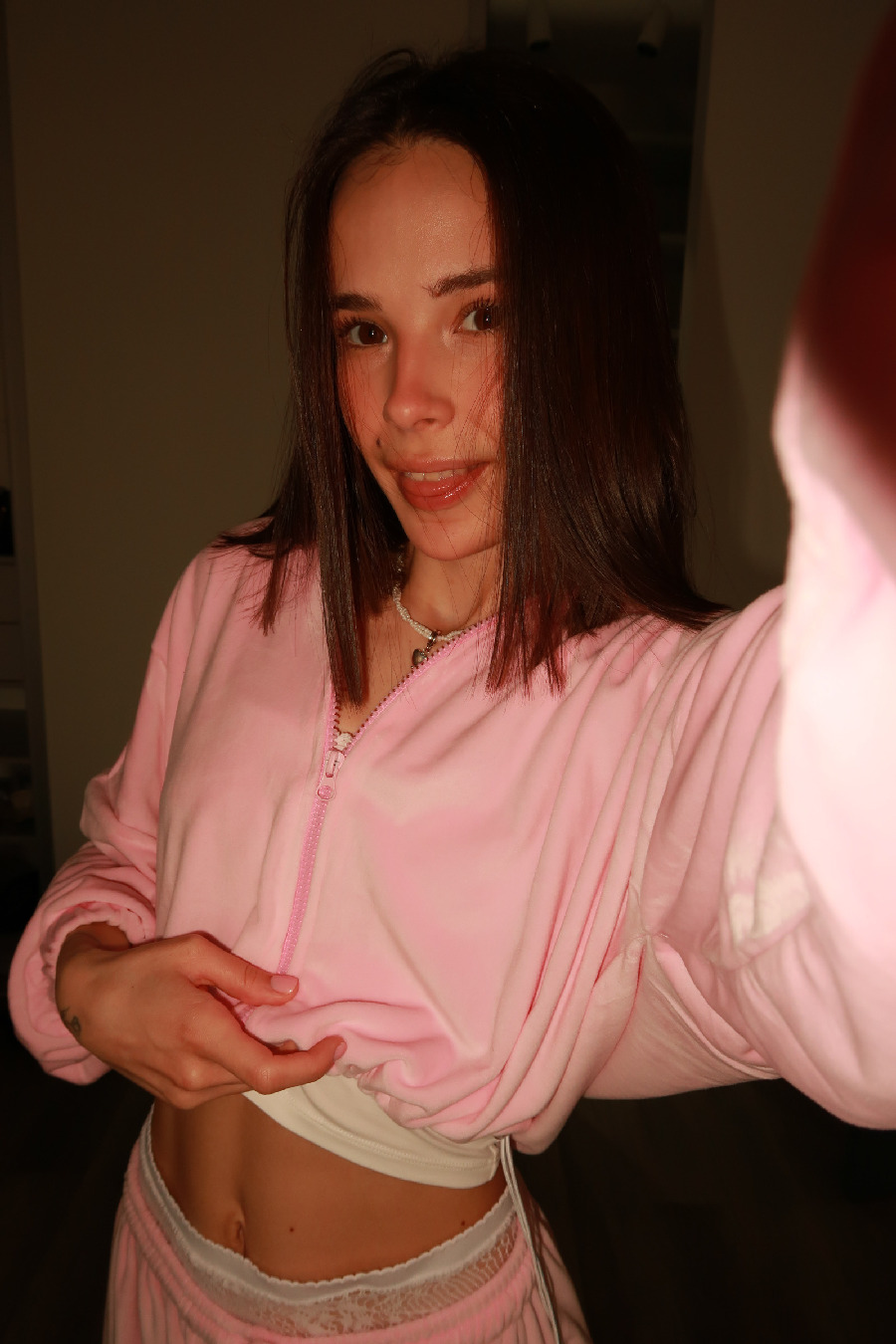 Tina brings the glow — live moments in Taguig